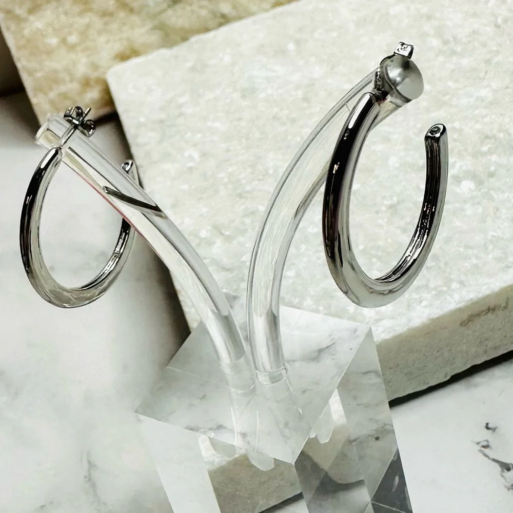 NEW! Coach Silver Colored Medium Signature Hoop Earrings - Picture 13 of 15